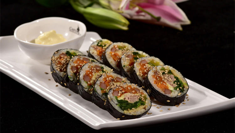 自制彩虹紫菜卷适合冬天,diy紫菜素卷制作步骤