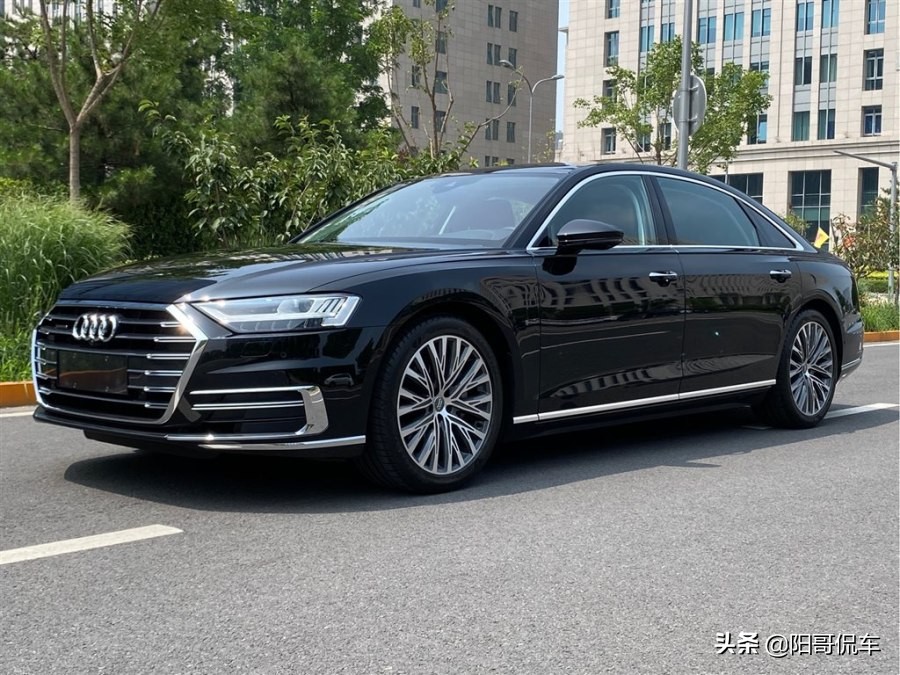 奥迪a8l哪一年的值得购买,70多万买奥迪a8