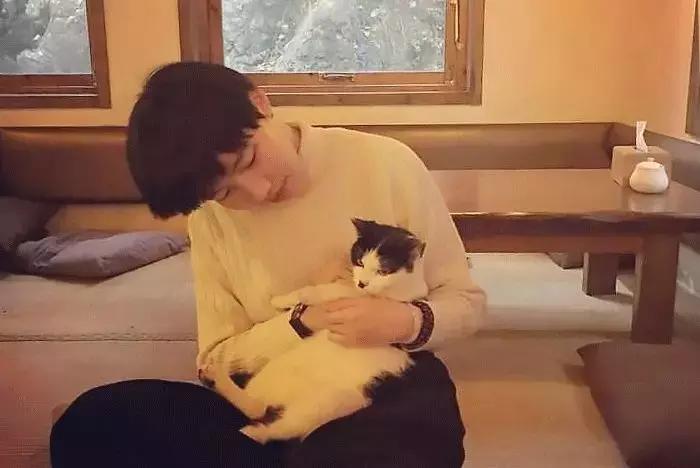 90后女学生解剖课,90后女孩上解剖课