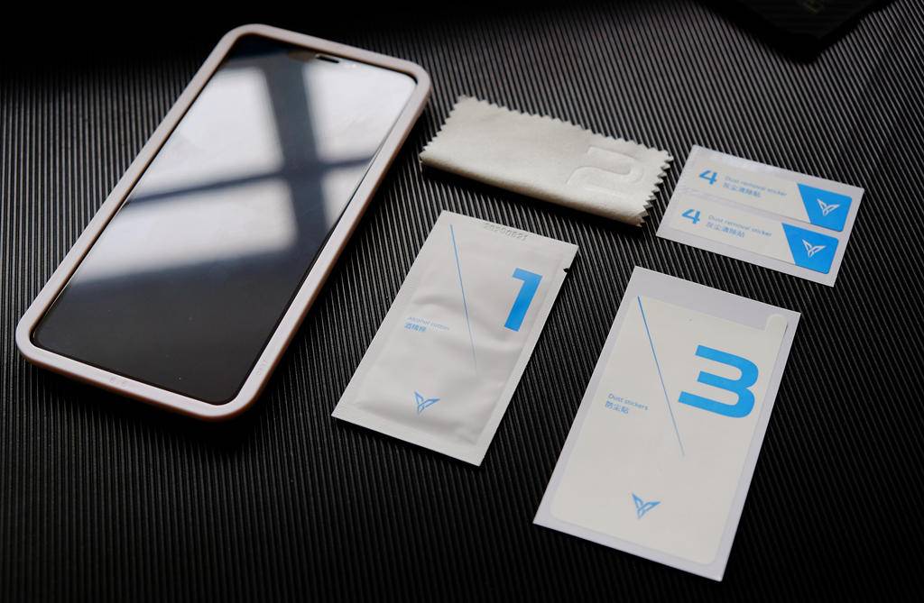 飞智性价比高,飞智高钢化膜推荐