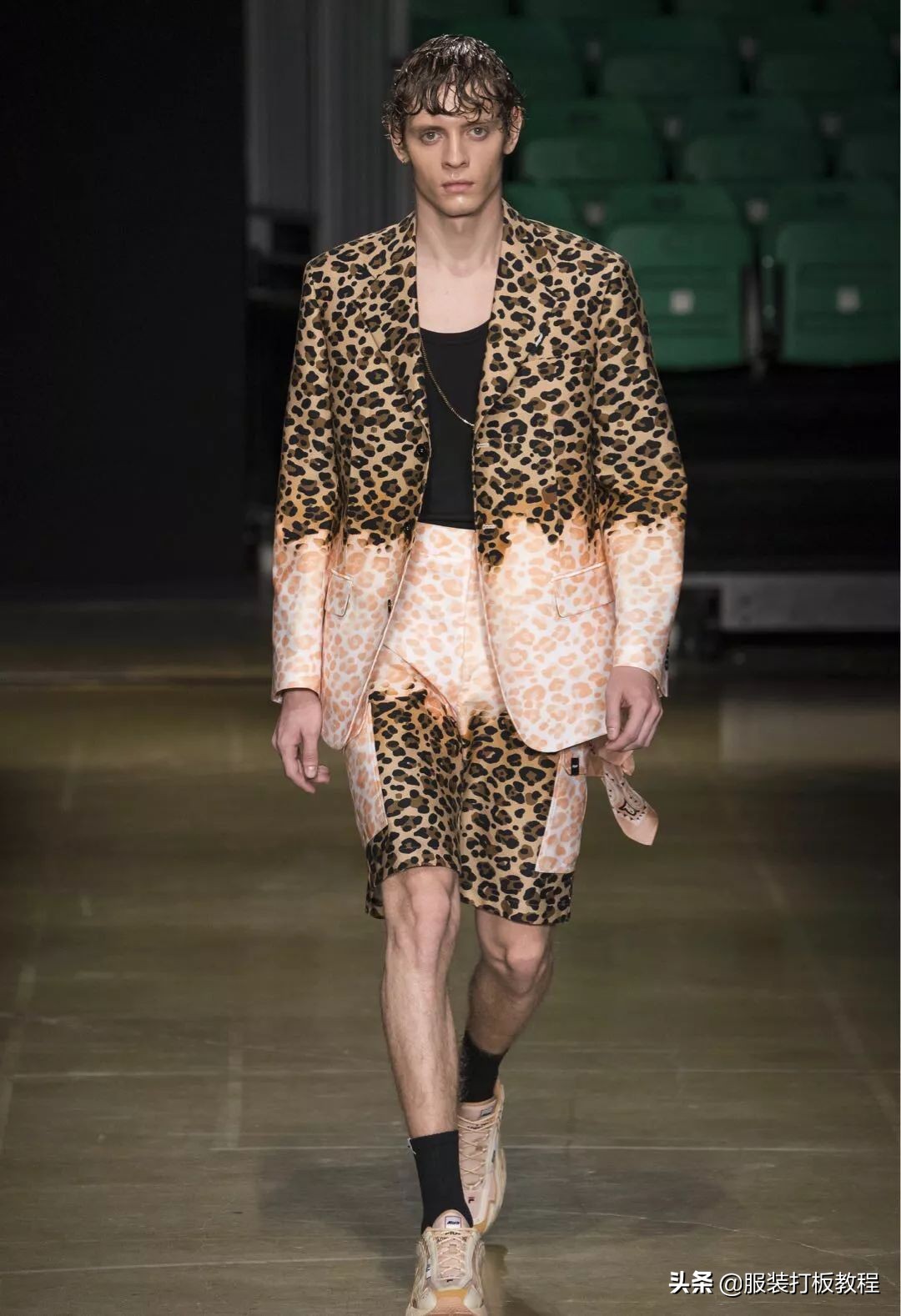 拼接设计潮流套装,拼接服装系列款式图大全