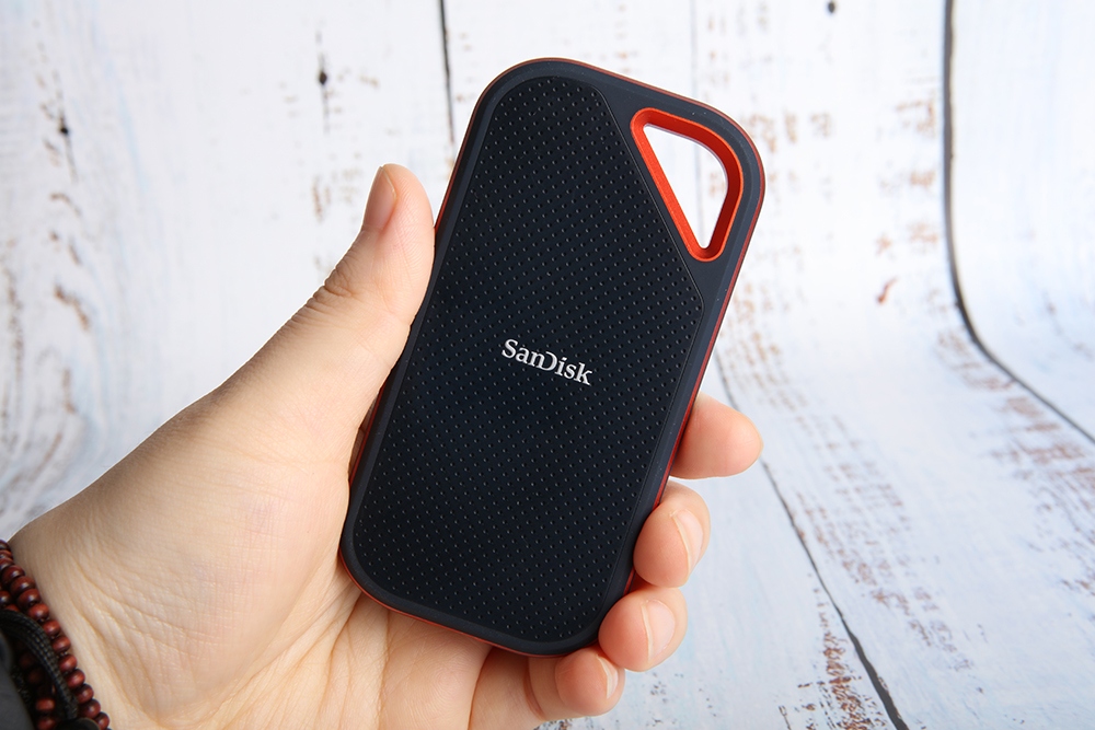 闪迪至尊超极速固态硬盘拆解,闪迪至尊极速移动固态硬盘使用