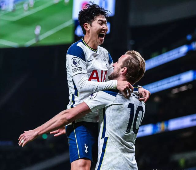 孙兴慜10个震惊球迷的进球,孙兴慜庆祝进球拜仁