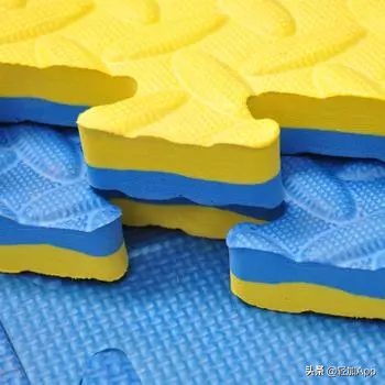 怎么样挑选瑜伽垫视频,瑜伽垫材质的选择