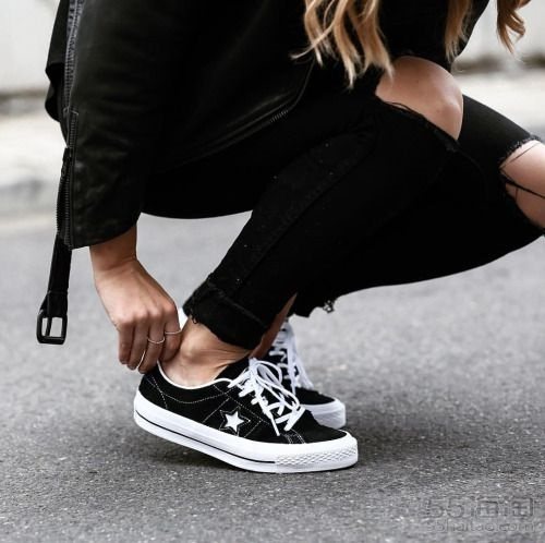 converse匡威米白色,converse匡威鞋子好刷吗