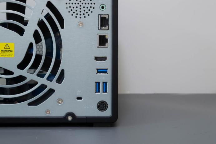 5倍速新物种：威联通TVS-951N全能体验：HTPC、软路由、虚拟机