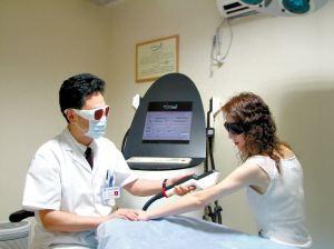 女星长胡子是怎样一种体验?颖宝俏皮,孙俪搞笑,baby丑哭了