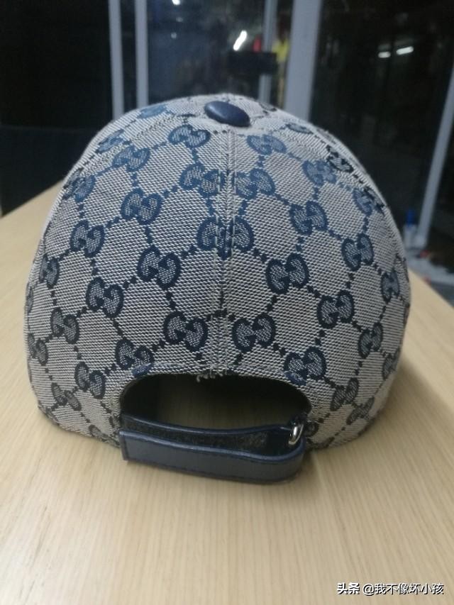 如何分辨奢侈品服装的真假,奢侈品包包怎么在网上鉴定真假