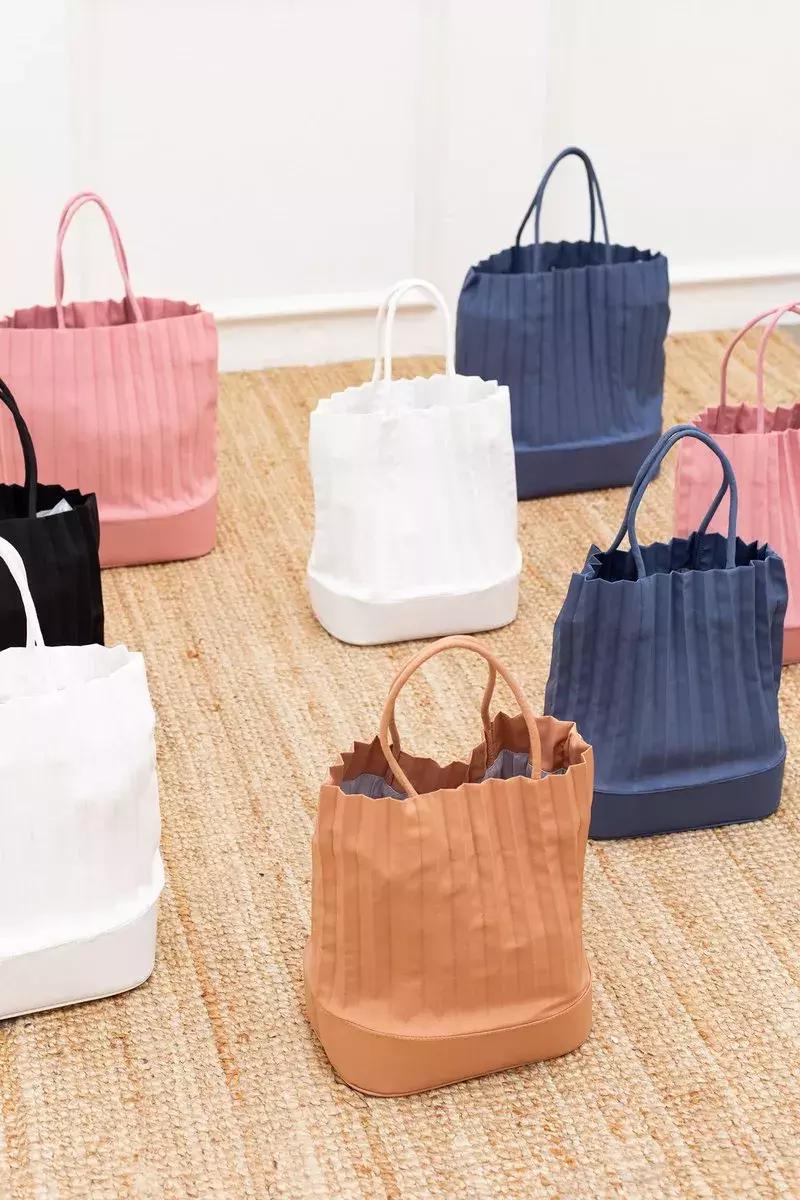 1000左右的包包品牌推荐,1000块钱能买什么大牌的包