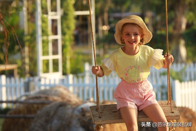 芭乐兔|用五彩斑斓的童装,给孩子一个五彩斑斓的童年