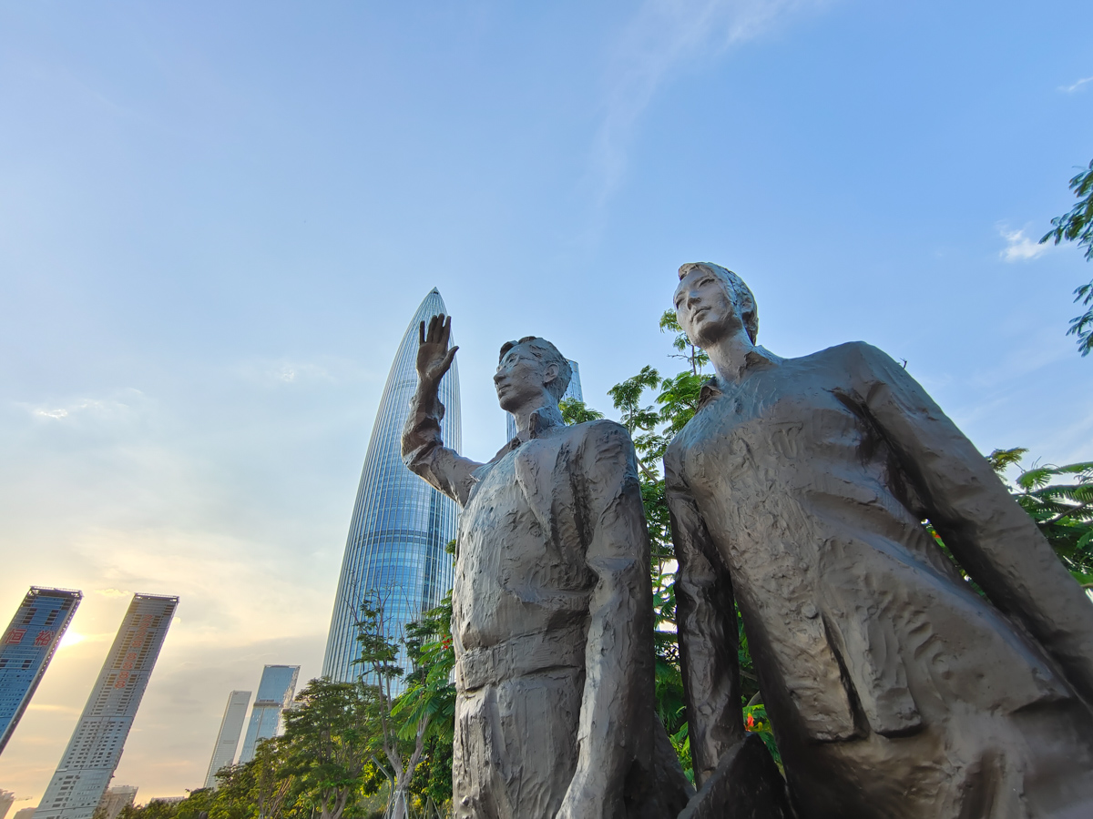 iqoo8燃色配色带壳,iqoo8燃变色