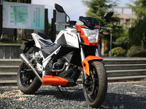 最有性价比的4缸街车,全新250四缸街车