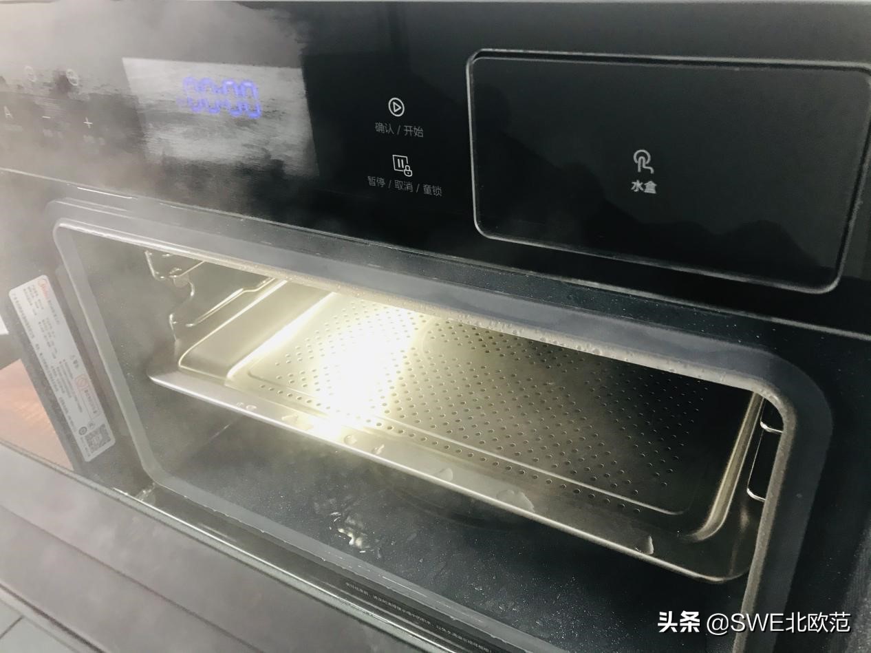 嵌入式蒸烤箱厨房效果图,厨房哪种蒸烤箱实用点最好