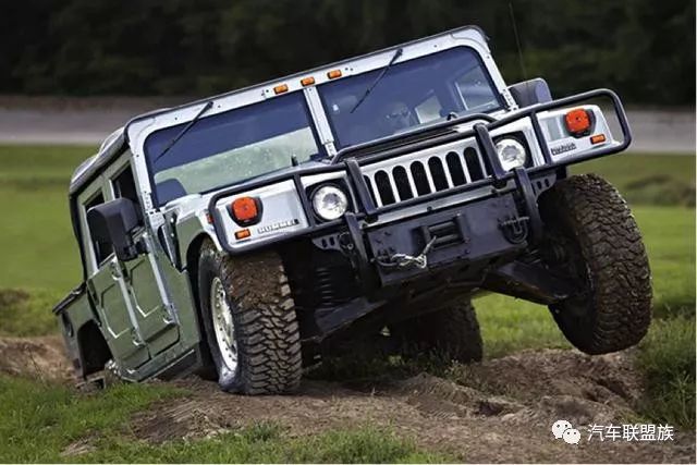 全球最霸气的十大越野车型,官员明星不敢买,油耗58升,可防枪击