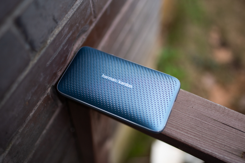 开箱旅行伴侣：哈曼卡顿ESQUIREMINI2