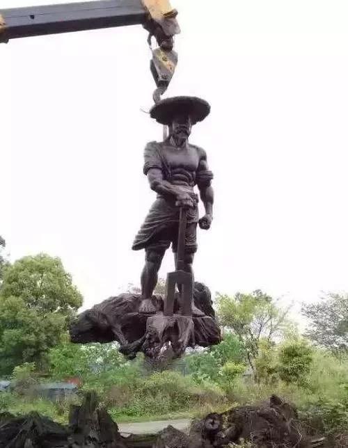 真正的民间高手把木头玩成艺术品,烂木头经过牛人打造后价值连城