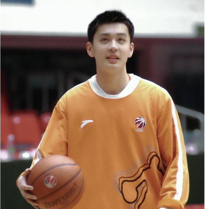 中国篮坛第一人王治郅,中国篮坛七大帅哥