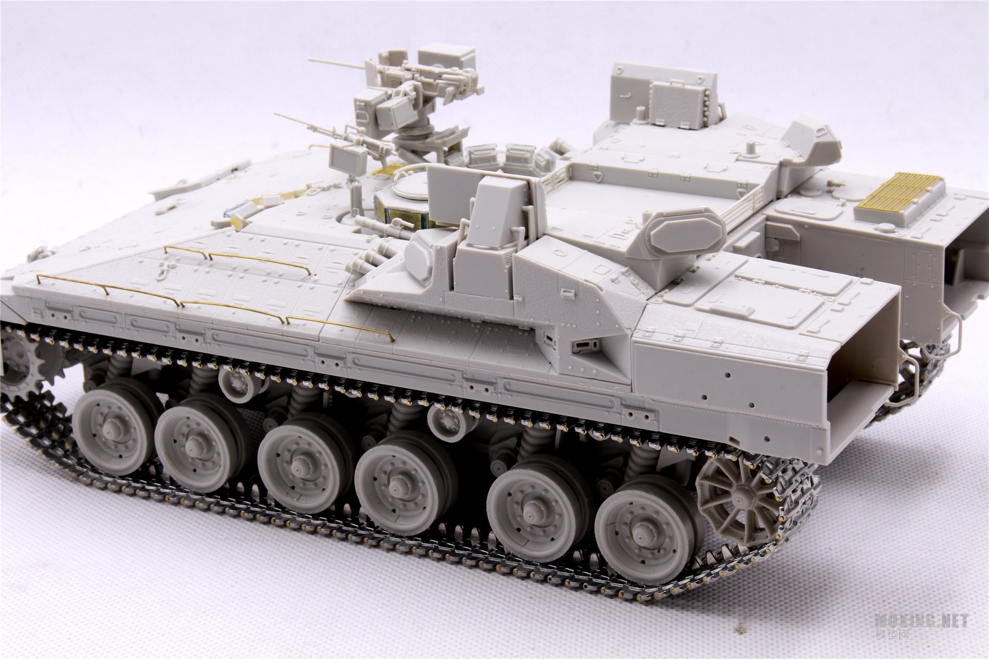MENG,SS-018-1/35以色列“雌虎”重型装甲运输车-简介与开盒