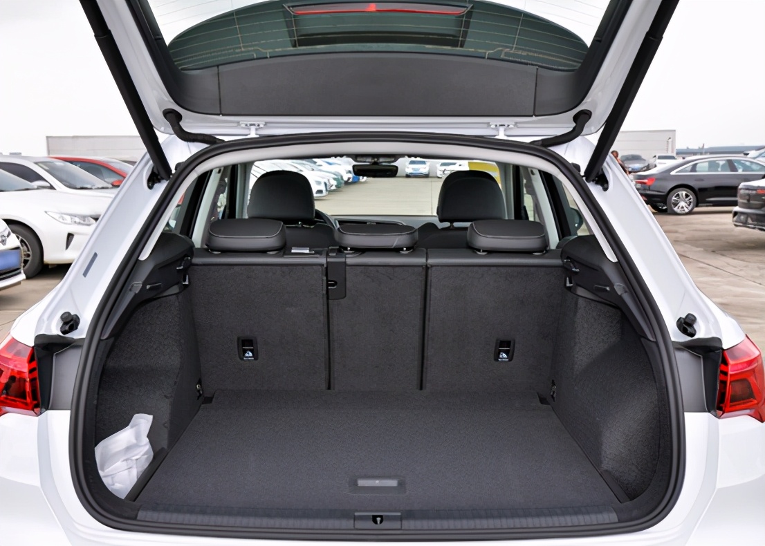 奥迪q32020款sportback40tfsi,奥迪Q3suv小型