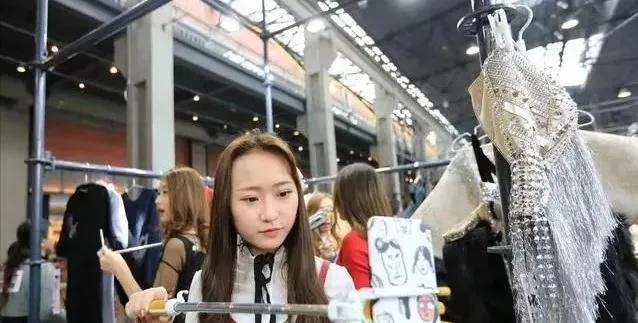 快手新手团购带货一天能赚多少,快手带货赚钱100万