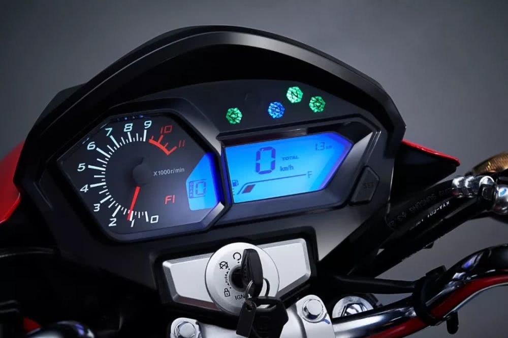 全新国四版街车，149cc单缸风冷，极速99，15升油箱，或不足1万元