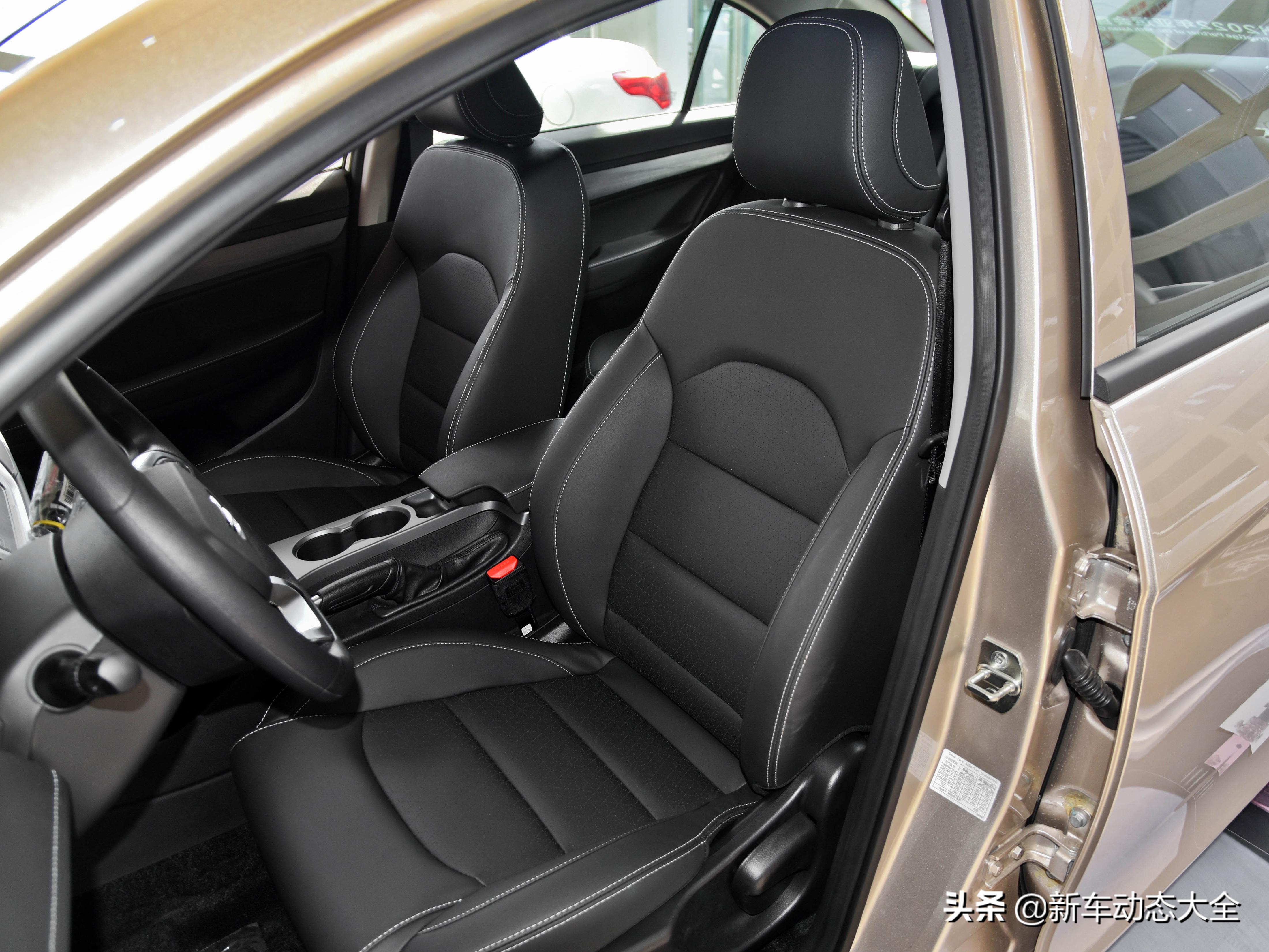 自动挡空间大还便宜的车,自动挡大空间商务车低价格