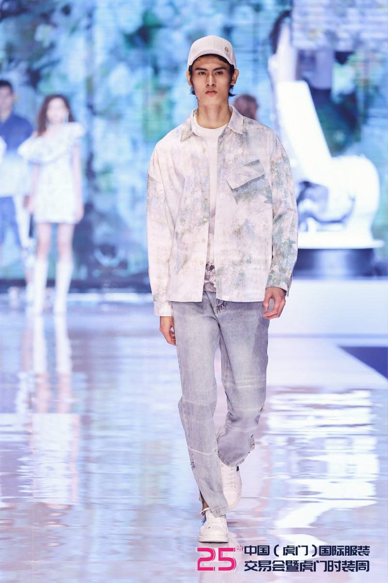 以纯2019夏季秀场,以纯女装2019发布会