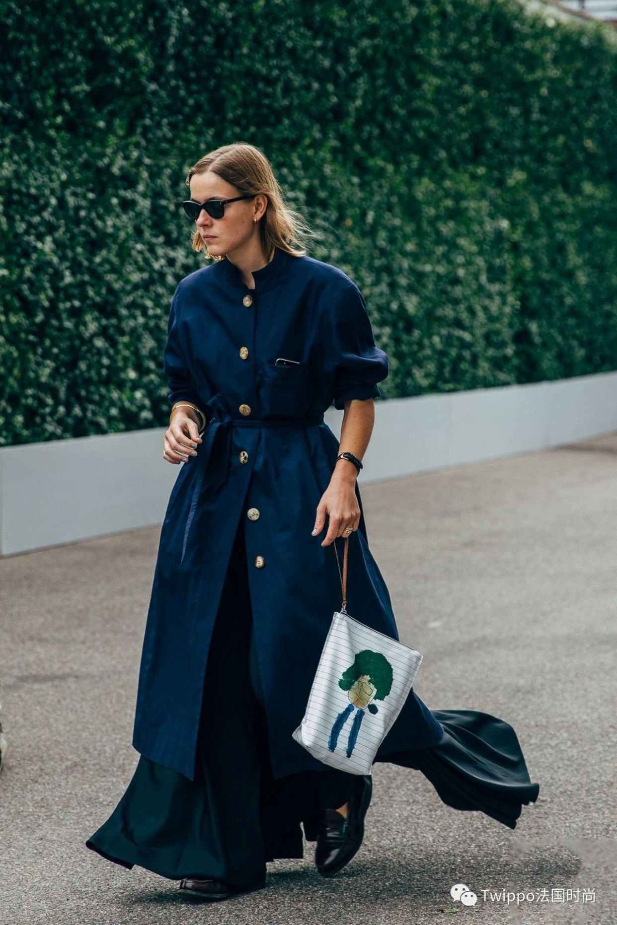 巴黎女孩春天穿什么裙子,法国女人夏天穿什么裙子