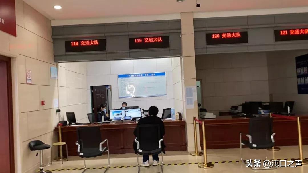 户籍延时服务为群众补办身份证,补办身份证市民大厅周末上班吗