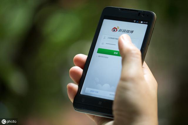 50岁的她创业18年，欠了4张信用卡20万房贷，这5招翻转人生