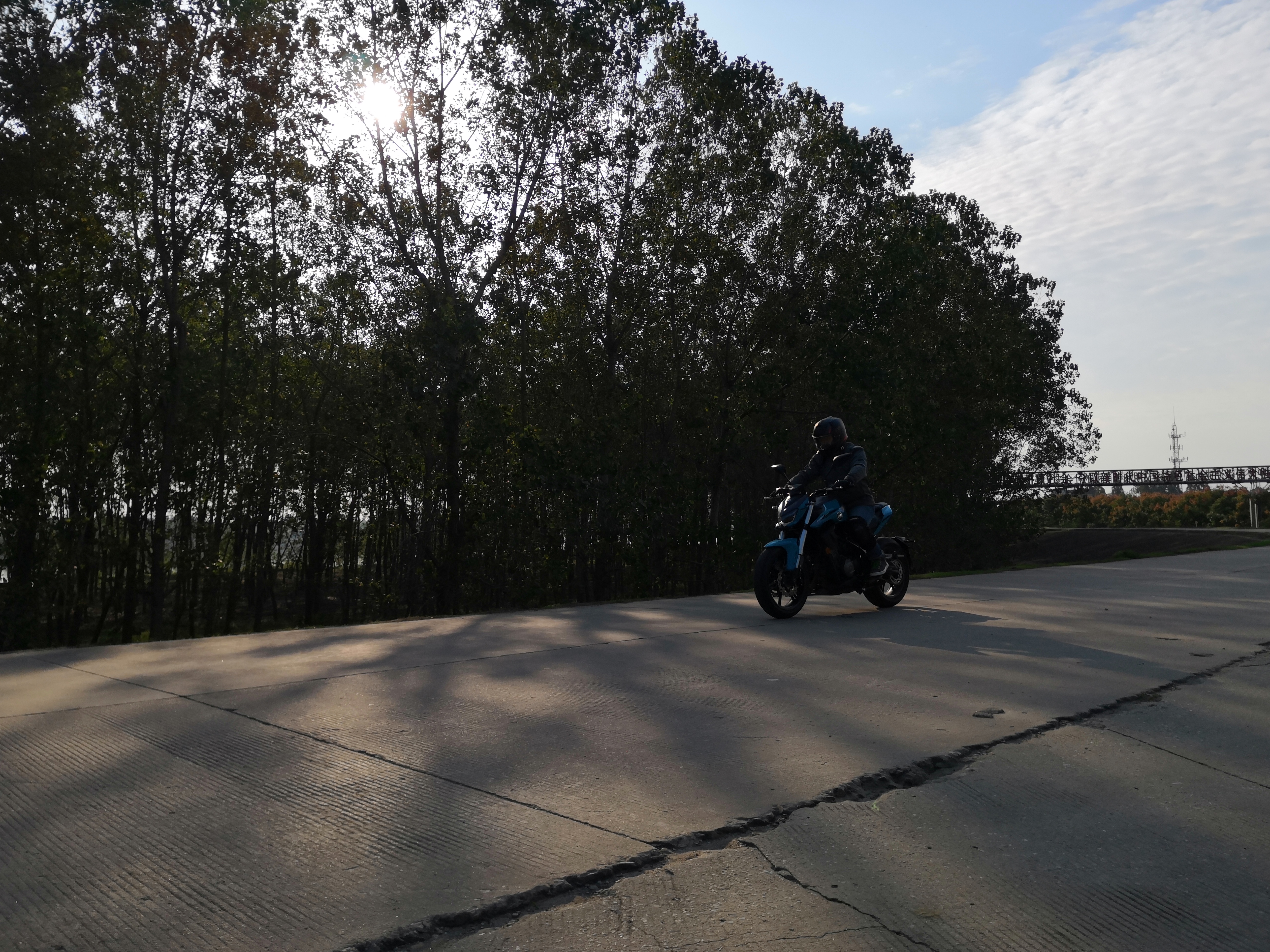 试驾奔达350,追350车测评