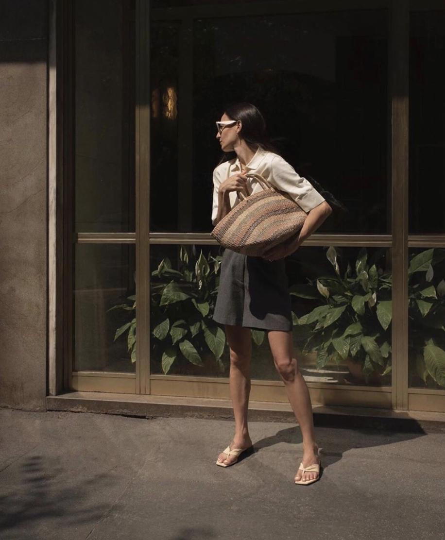 夏季时尚御姐凉鞋穿搭,气质牛皮凉鞋怎么搭配裤子