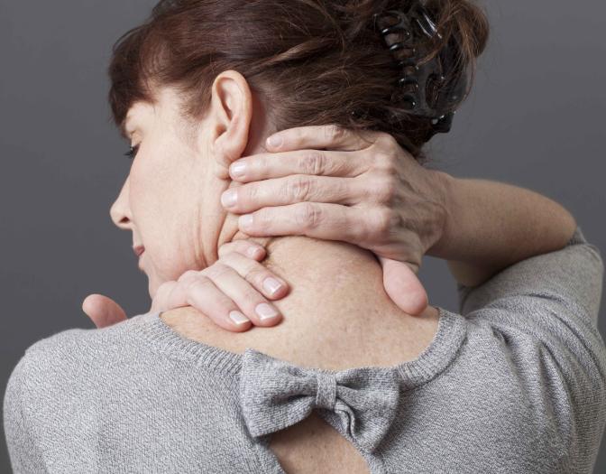 脖子发出咔咔的响声如何缓解,如何让颈椎发出咔咔声音