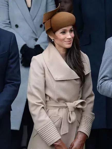 从全世界最会戴帽子的女人身上,学习一点「帽子戏法」