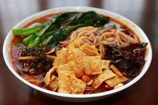 长大后才知道螺蛳粉的味道,小时候有一碗关于螺蛳粉的回忆