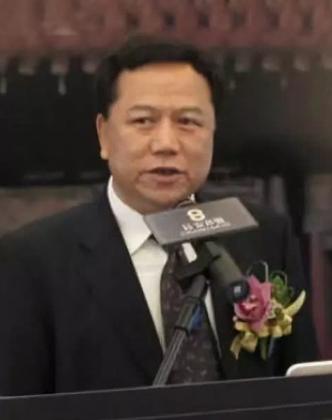 给婆婆洗脚被婆婆脚踢倒,给婆婆洗脚还被打