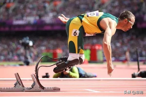 回弹超强的跑鞋,碳板跑鞋测回弹