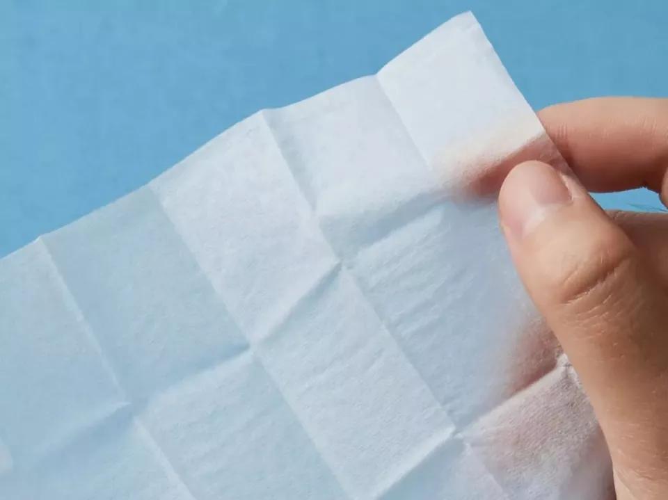 手机屏幕油腻腻的原因,手机屏幕油腻解决方法没有清洁剂