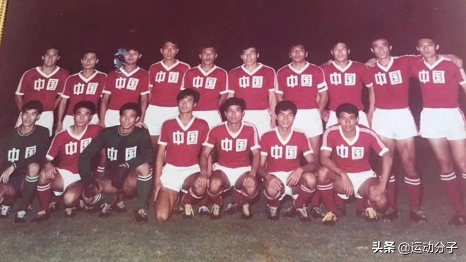 *小平邓**曾向马拉多纳邀约来中国踢场球，球王却开出高价拒绝了