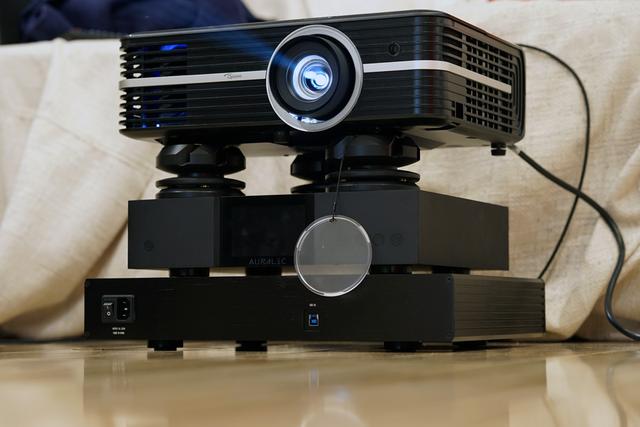 奥图码uhd4k投影仪,奥图码uhd518投影机真实流明