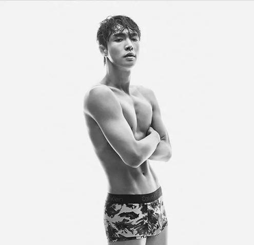 泫雅ck写真,泫雅帅气写真