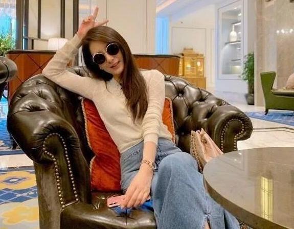 10位嫁给老大叔的女星,嫁给大爷的8位女星