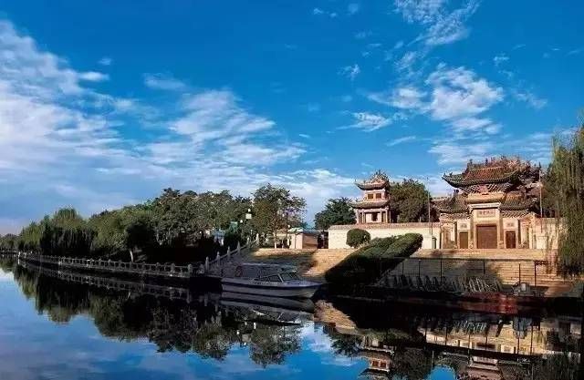 小乞丐因祸得福?从悲催童年到赤脚绅士的华丽蜕变……