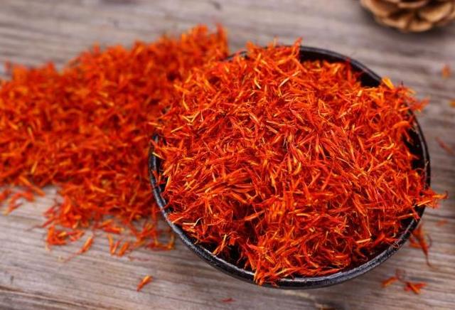 红花西红花鉴别对比,红花与西红花的区别点
