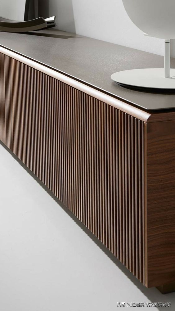 加几条木线条你的家离精致不远了,实木线条给你简练与静谧的美感