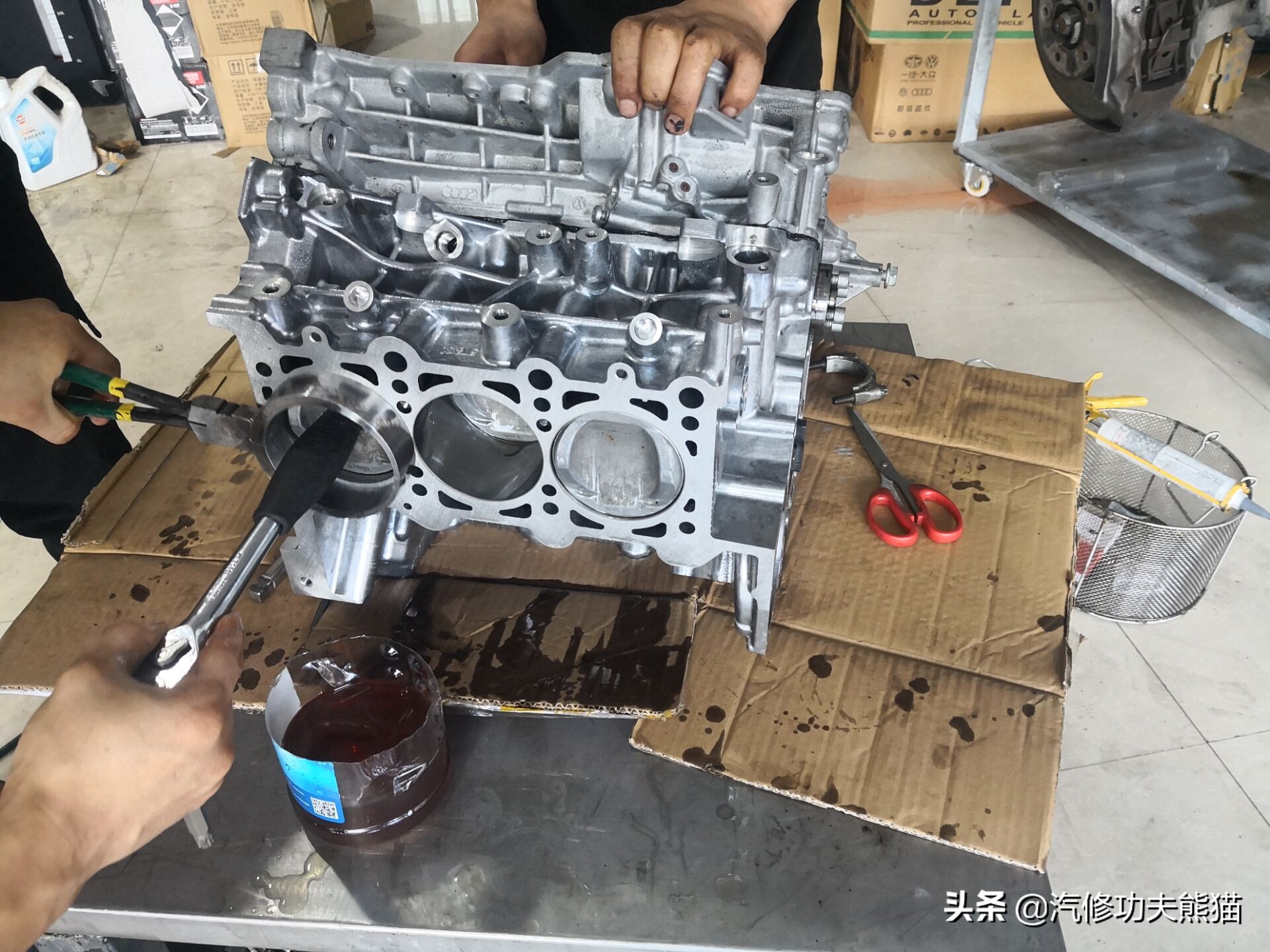 能拉动波音747的大众神车途锐烧机油治理，修完了又可以拉飞机了