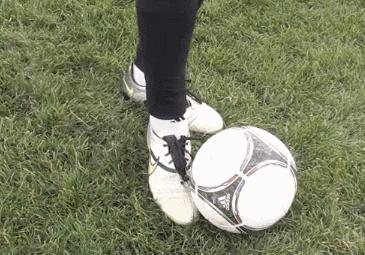 内脚背弧线球教程,怎么用内脚背发力