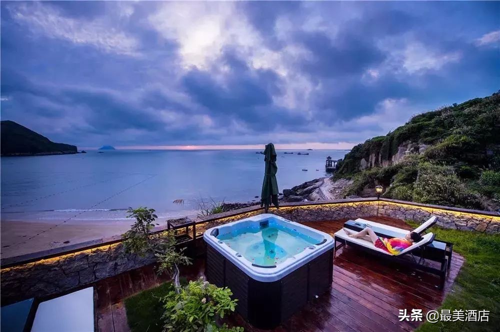 这对夫妻把渔民都嫌弃的破旧石头房，改成3个超美的民宿，美爆了