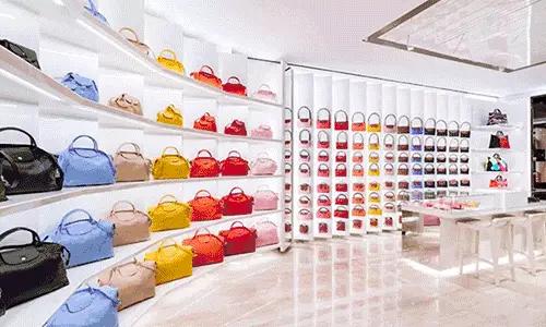 比DIOR晚成立两年，但它的饺子包火了70年，众多女星对它爱不释手