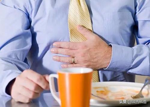 连续打嗝一天怎么办教你一招止嗝,一直打嗝怎么样能止嗝